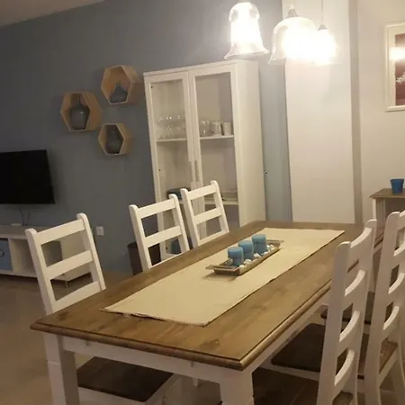 Apart.con Piscina Vistasol Apartment *